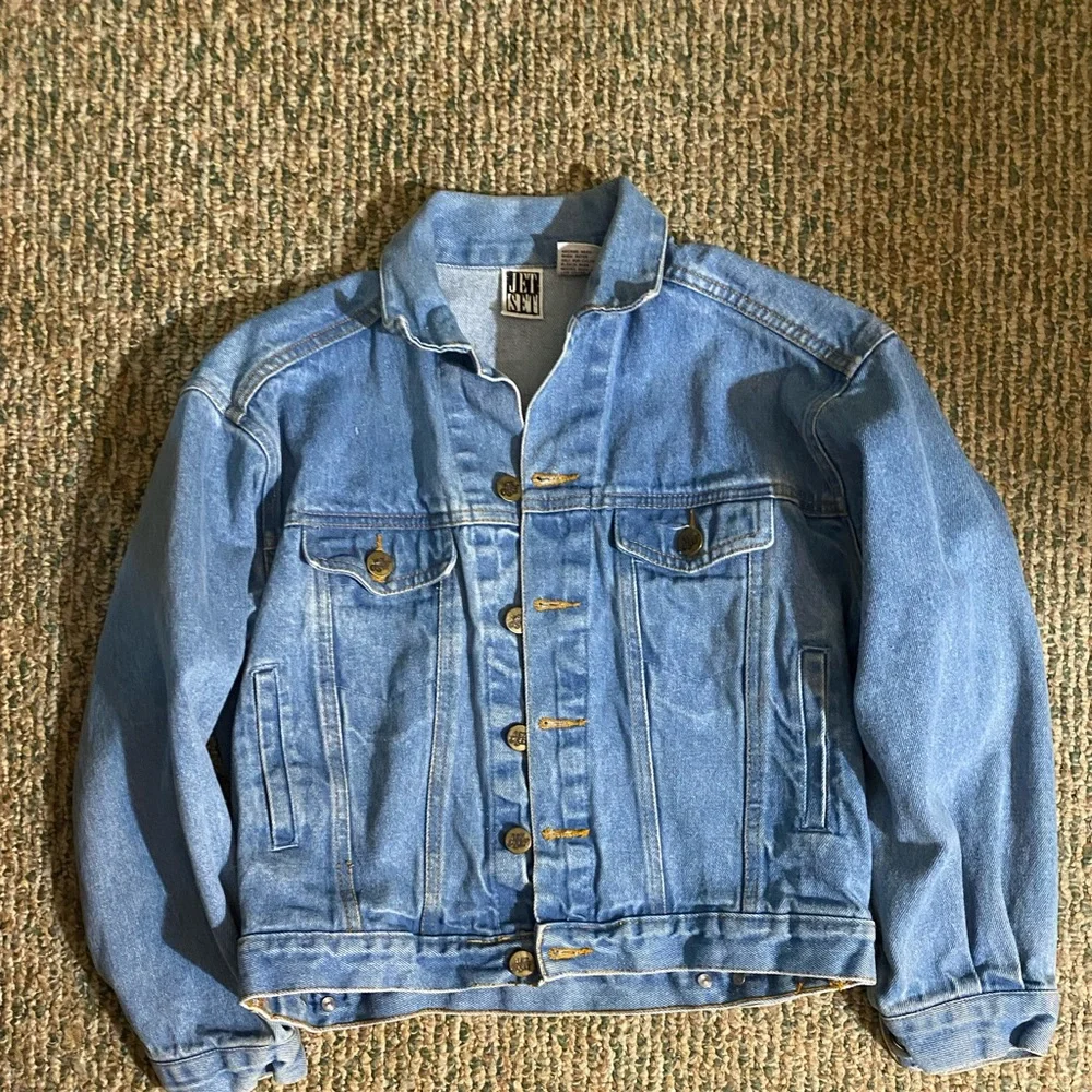Jacket - Picture 1 of 3